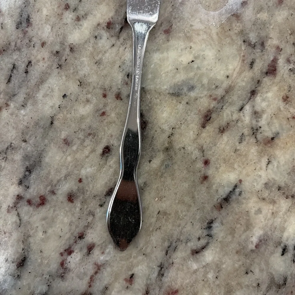Oneida Twilight Stainless Steel Butter Knife Spreader 6 3/4